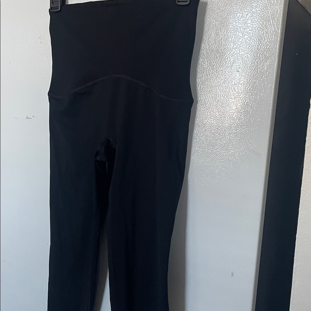SPANX Black Booty Boost High-Waist Sculpting Leggings, EUC. - Picture 2 of 9
